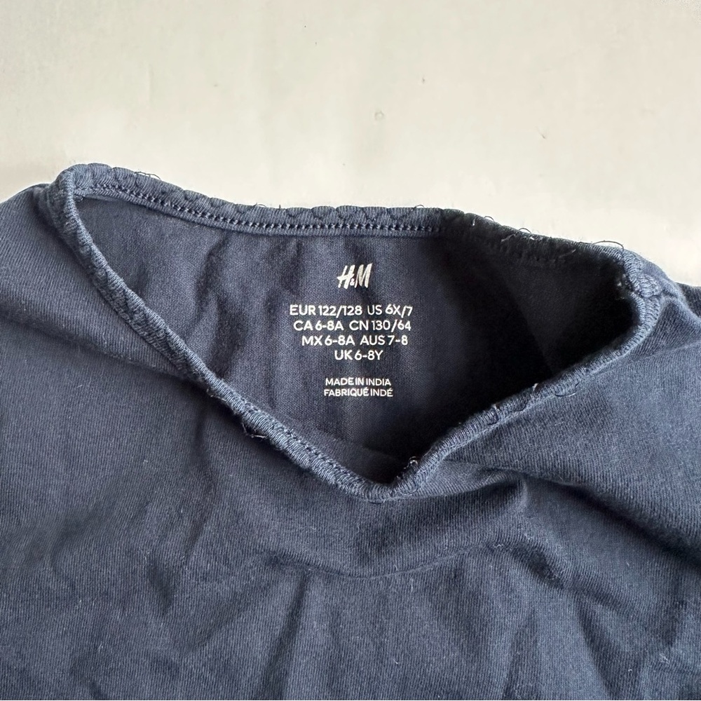 H&M Pointe Tee - Picture 2 of 2